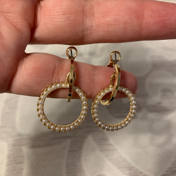 Gold tone glass crystal faux pearl earrings - Picture 2 of 7